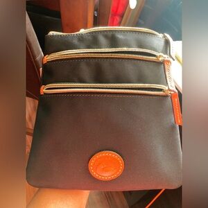 🔥Price drop $40 🔥Dooney & Bourke Black Nylon North South Triple Zip